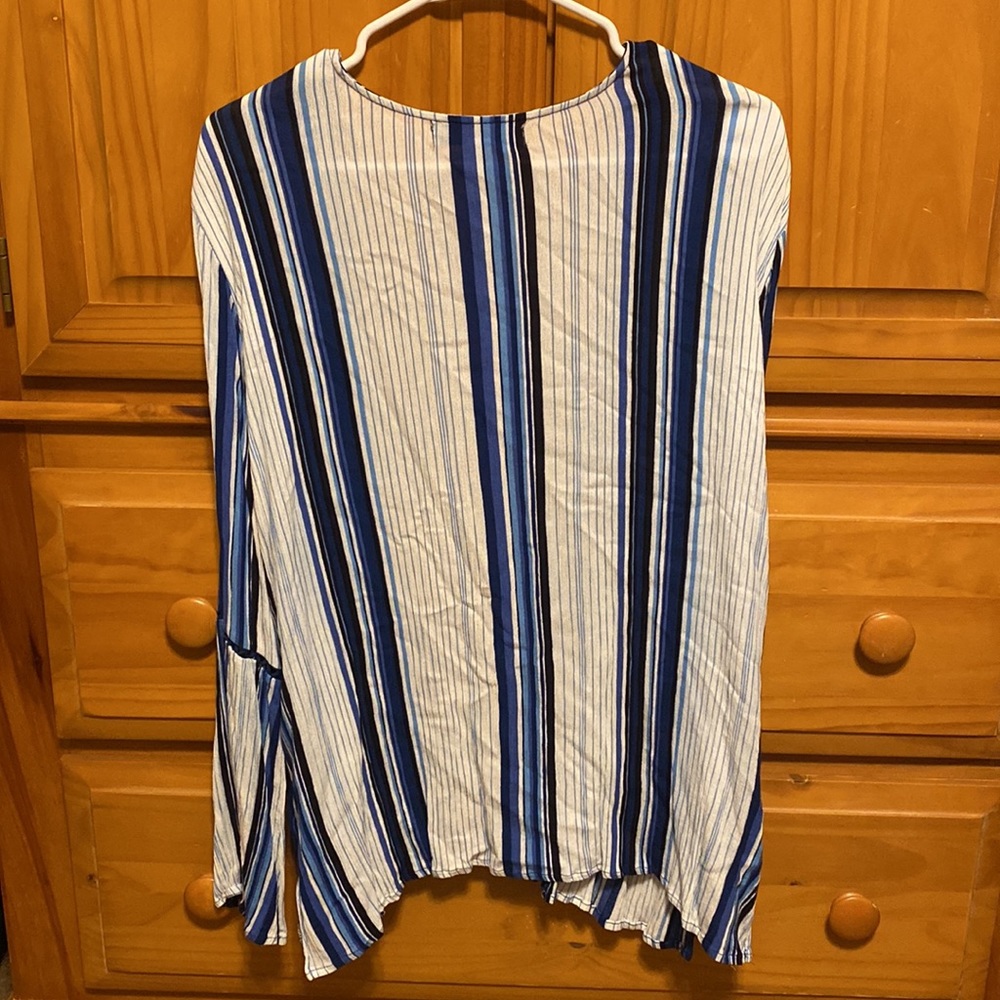 Absolutely Famous Cardigan Size XL - Picture 2 of 2